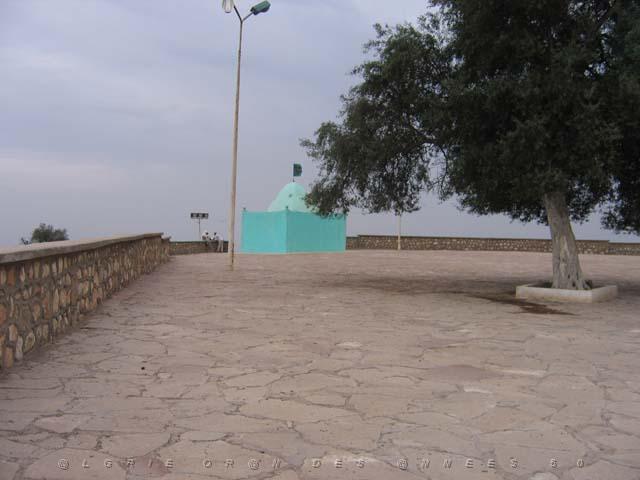 VOYAGE ORAN SEPTEMBRE 2006 128 13 sept. 06 - matin - LE MARABOUT.JPG